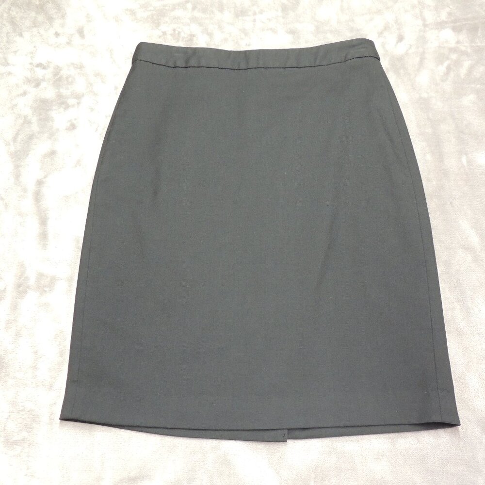 Classic Black Pencil Skirt — Banana Republic Size 4 Timeless Workwear Essential